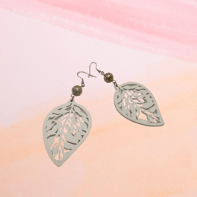C Boucles d'Oreille Feuille Blanche