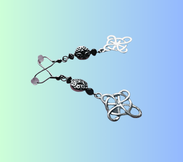 A Boucles d'Oreille Croix Celtique Onyx