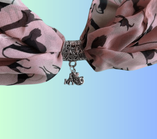 A Petit bijou de Foulard Chat Senko