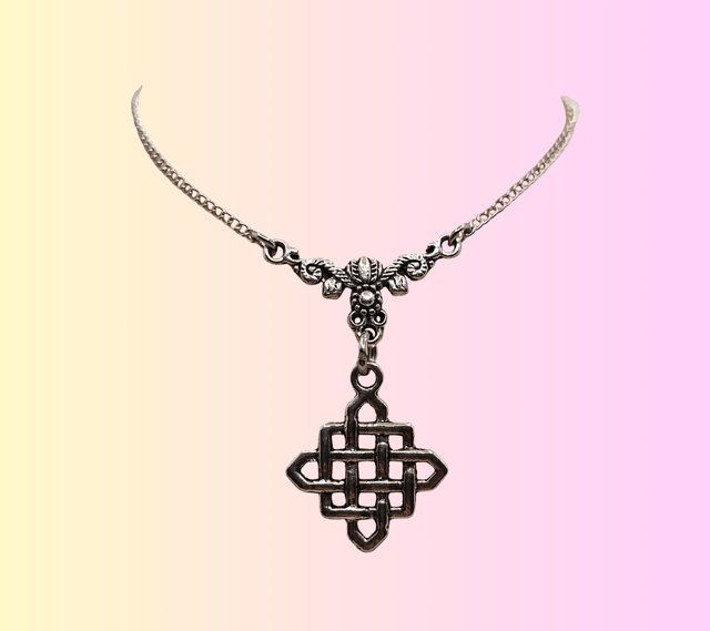 A Collier Carré Celtique Collection DéliCat