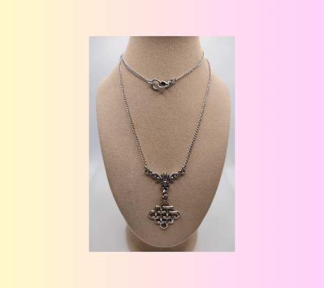 A Collier Carré Celtique Collection DéliCat