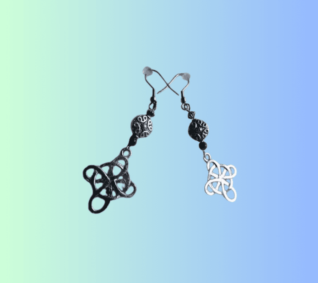 A Boucles d&#039;Oreille Croix Celtique Onyx