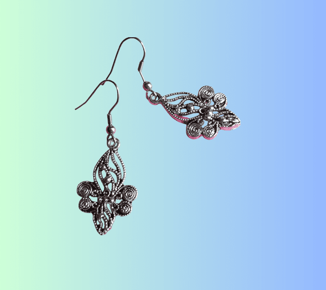 A Boucles d&#039;Oreille Fleur Celte